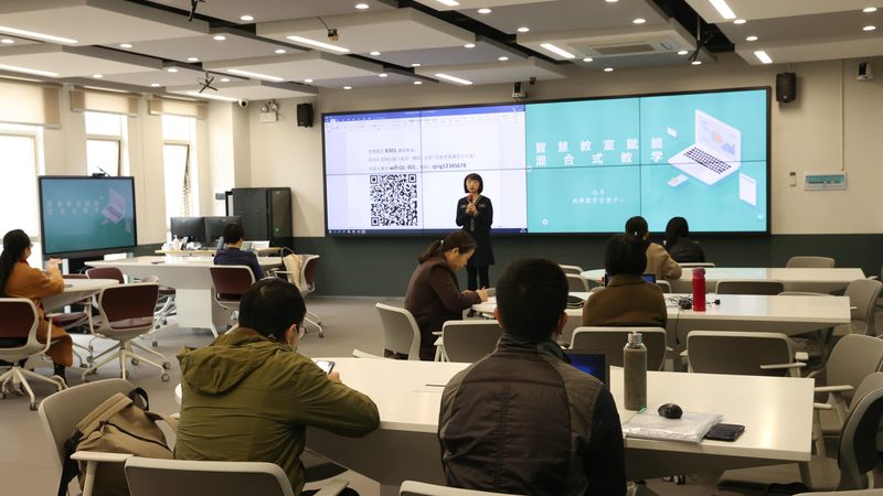 而一般叉车培训学校的师资力量相对较弱，可能存在以下问题：