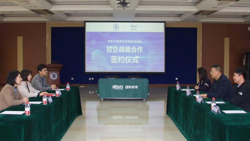 在翻译过程中，要注意语言规范，避免出现中式英语。以下是一些常见的中式英语表达：