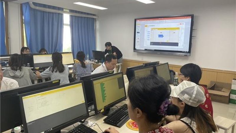 少儿编程课程：揭秘其背后的优与劣